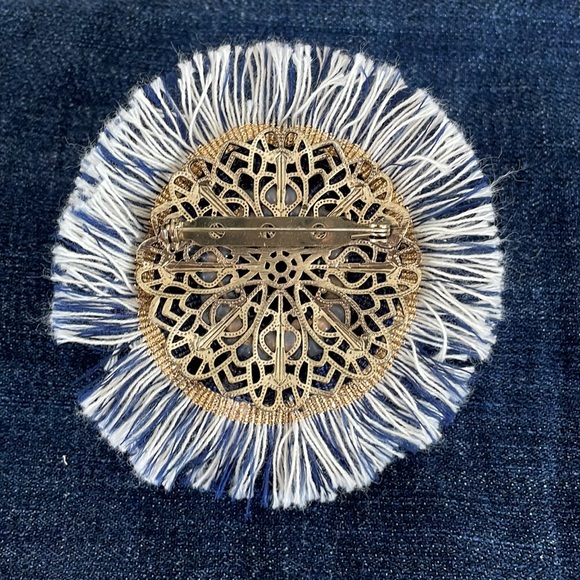 Brooch - Picture 2 of 2